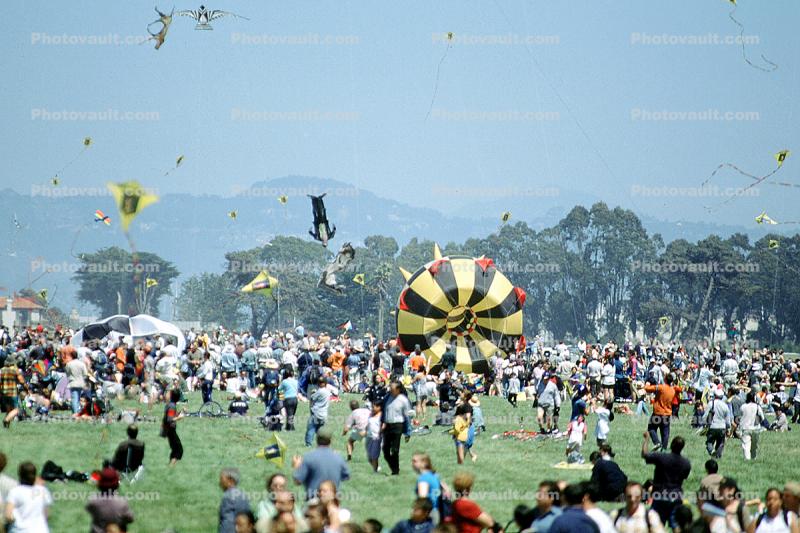 Crowds, People, Opening Day, Crissy Field, Celebration, May 6, 2001
