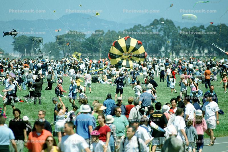 Crowds, People, Field, Opening Day, Crissy Field, Celebration, May 6 , 2001