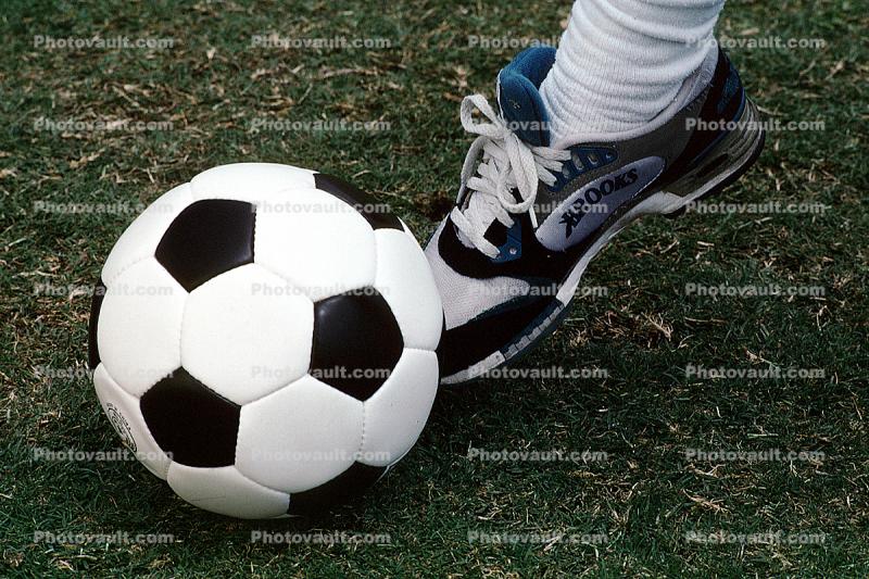 soccer ball, Field, Playing, Kick, Kicking
