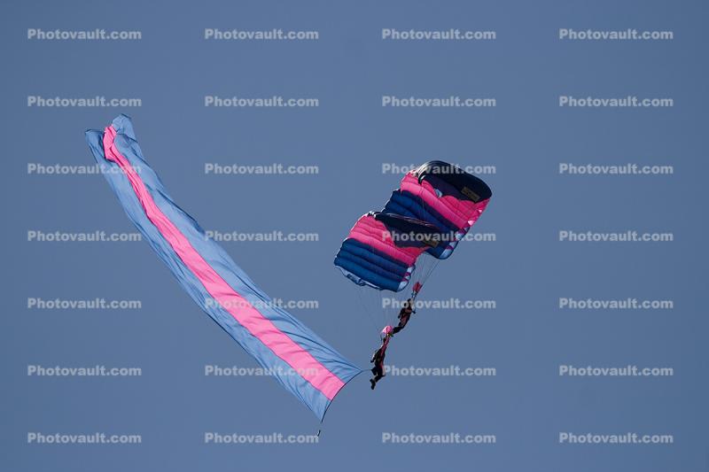 Smoke Trails, Ram Air Parachute, canopy, giant flag, skydiving, diving