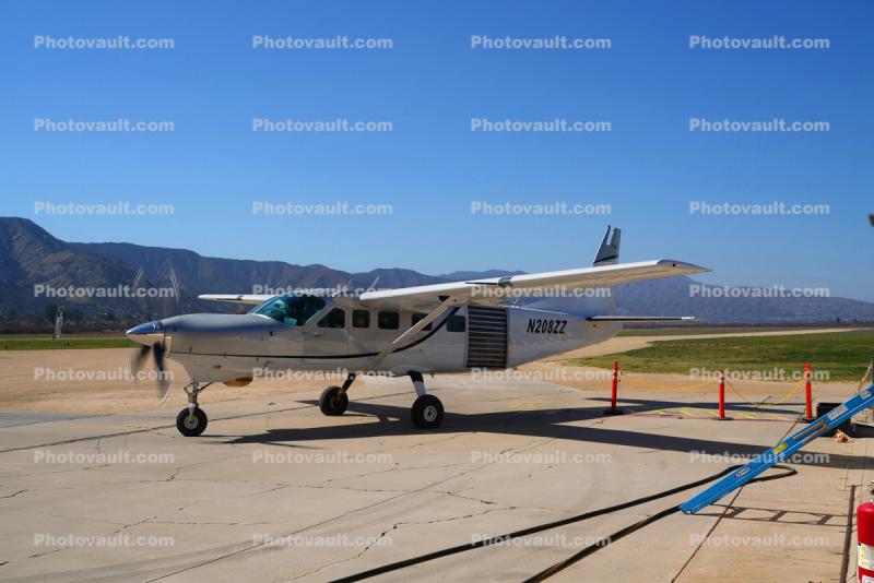 Cessna 208B Super Cargomaster, N208ZZ, C208