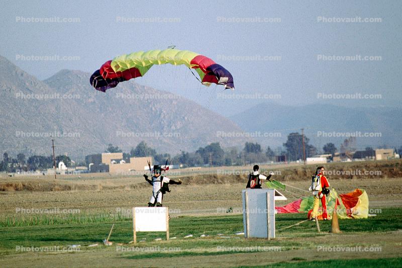 Perris Valley Airport, Ram Air Parachute, canopy, skydiving, diving