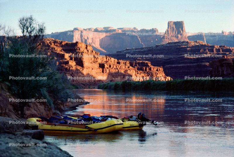 Rafts on the Shore, Water, Reflection, Colorado River, rafting
