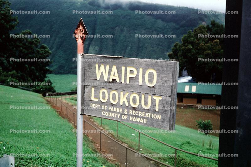 Waipio Lookout, Sign