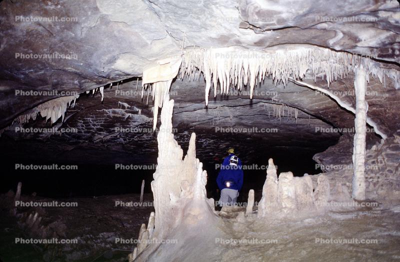 Charleston Caverns, Cave