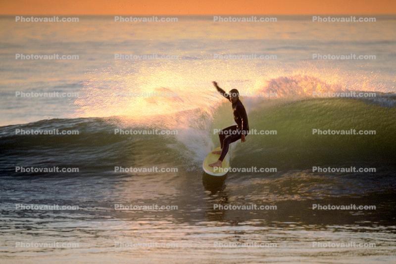 Malibu, Surfer, Surfboard