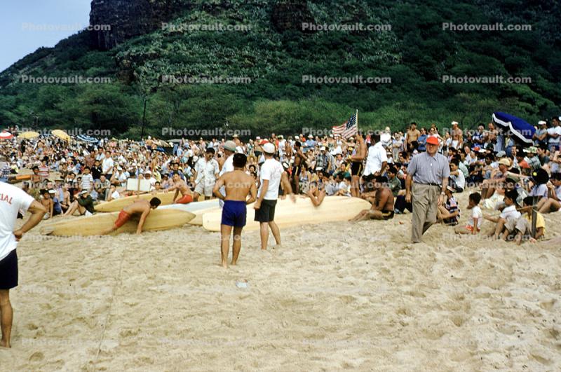 Kauai Surf Contest, Crowds, 1950s