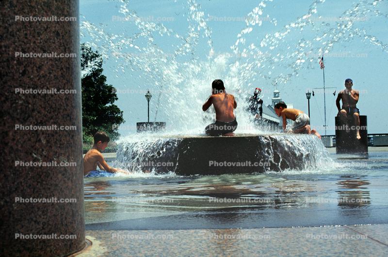 Water Fountain, aquatics, Exterior, Outdoors, Outside, sunny