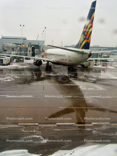 Glycol dripping down the airplane window, Versalift, American Trans Air