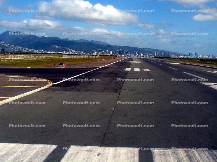 runway, Honolulu International Airport (HNL)