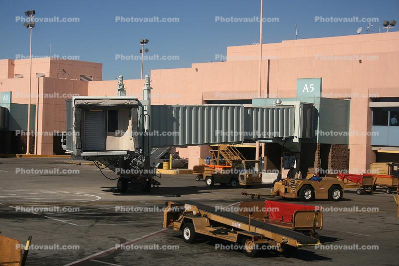 Jetway, Gate A5, Terminal, Albuquerque International Sunport, Airbridge