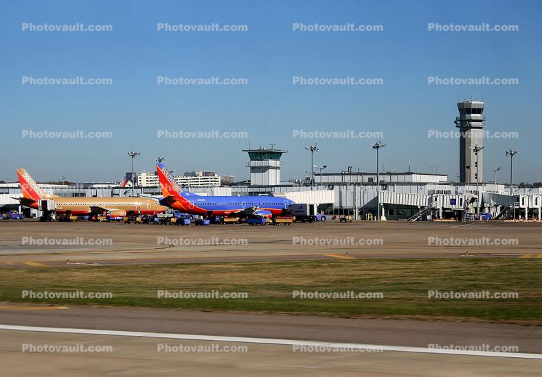Control Tower, ground control, Terminal Building, jetway, Dallas Love Field, (DAL)