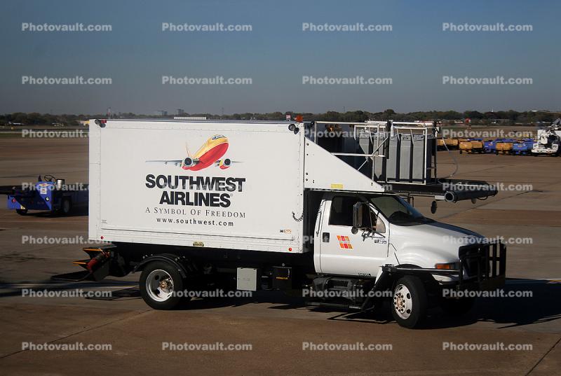 Highlift catering truck, Dallas Love Field, (DAL), Ground Equipment