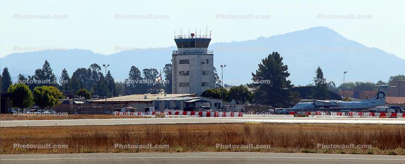 Sonoma County Airport Control Tower Panorama, Q400