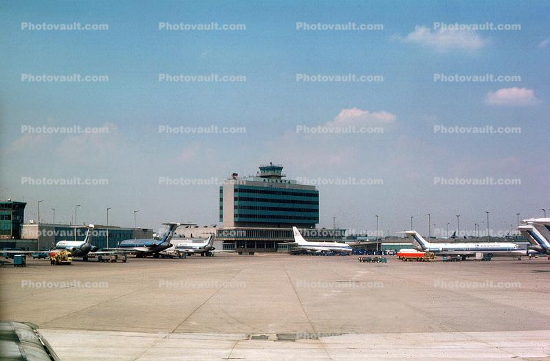 Hartsfield Atlanta International Airport Terminal, Jets, 1960s