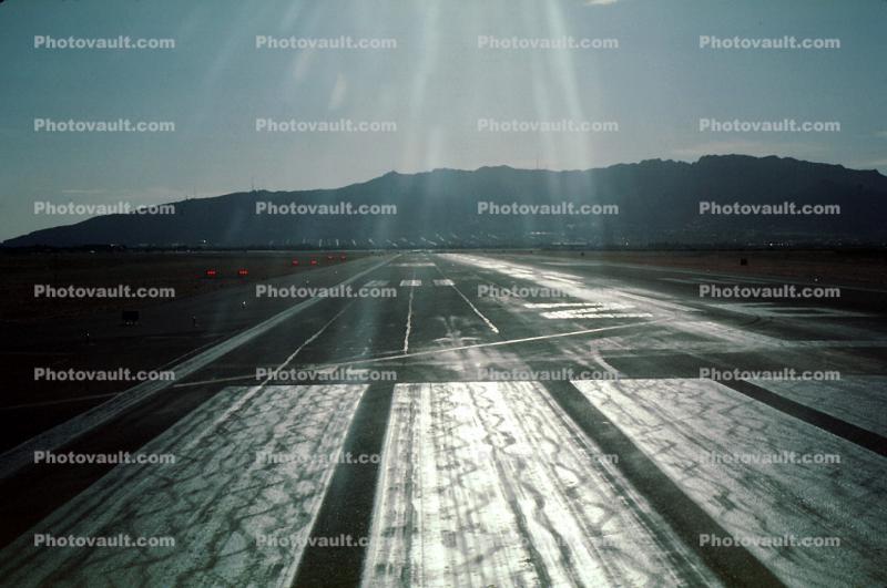 Runway, El Paso