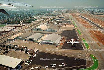 Hangars, runway, Boeing 757, Burbank-Glendale-Pasadena Airport (BUR), landmark, retro