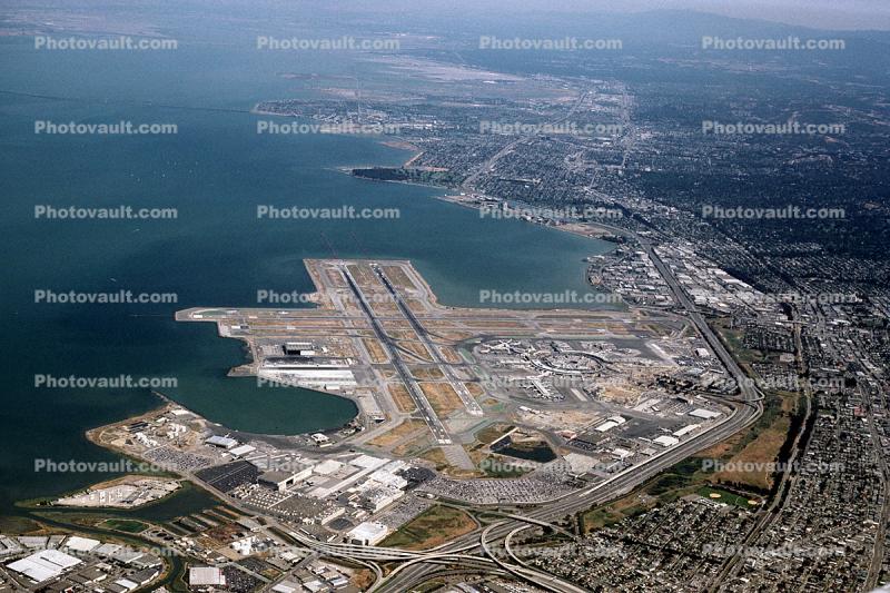 San Francisco International Airport (SFO), Runway