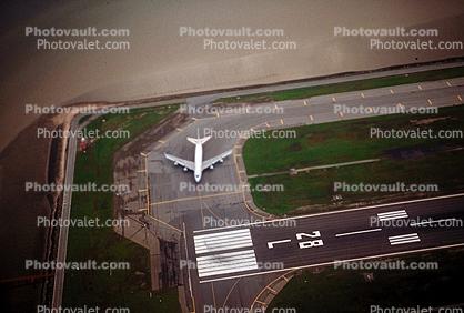 Boeing 747, San Francisco International Airport (SFO), Runway, Preparing for Take-off