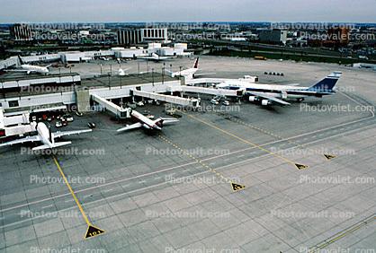 4X-AXD, Boeing 747-258C, El Al (ELY), Lester B. Pearson International Airport, 747-200 series
