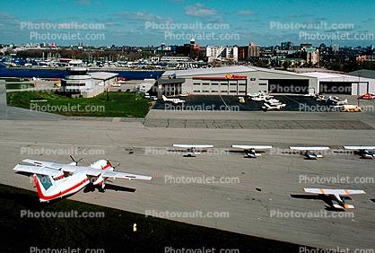 Hangar, de Havilland Canada Dash-8