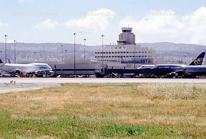 San Francisco International Airport (SFO), Control Tower