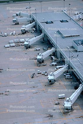 jetway, carts, baggage tractor, Airbridge