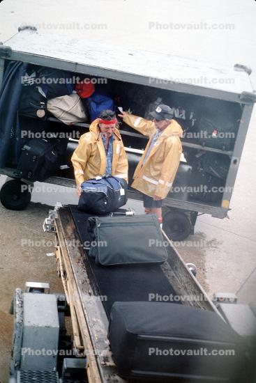 Belt Loader, Baggage Cart, Tampa International Airport, (TPA)