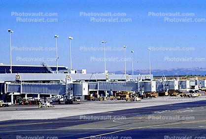 Southwest Airlines jetways, Airbridge