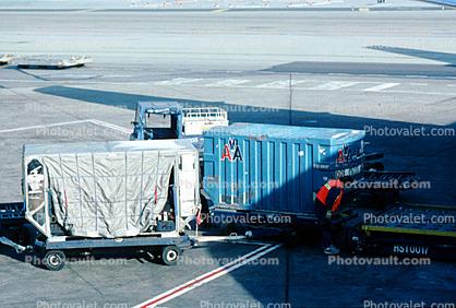 San Francisco International Airport (SFO), baggage cart
