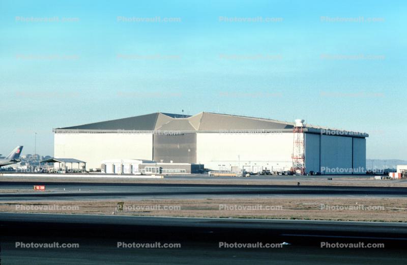 hangar, San Francisco International Airport (SFO), building