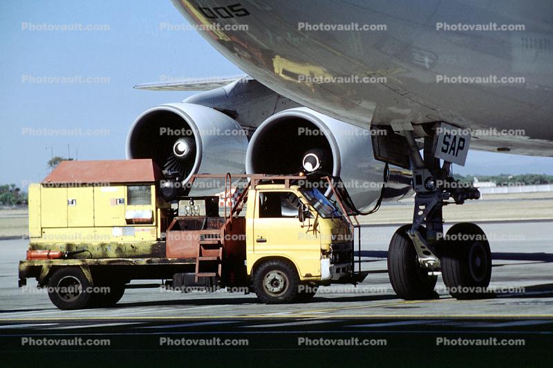 Cape Town, Boeing 747, Ground Equipment