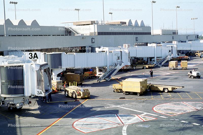 jetway-3A, terminal, buildings, belt loader, Jetway, Airbridge