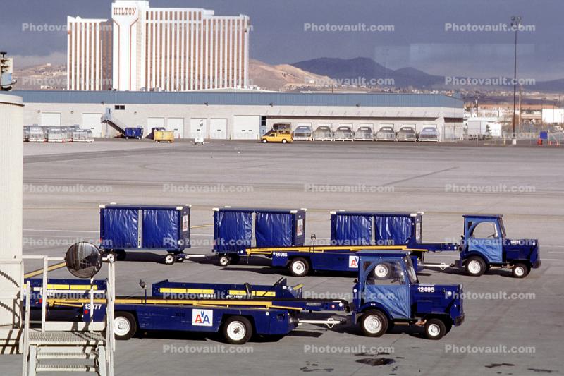 American Airline baggage tractor, Reno Cannon International Airport