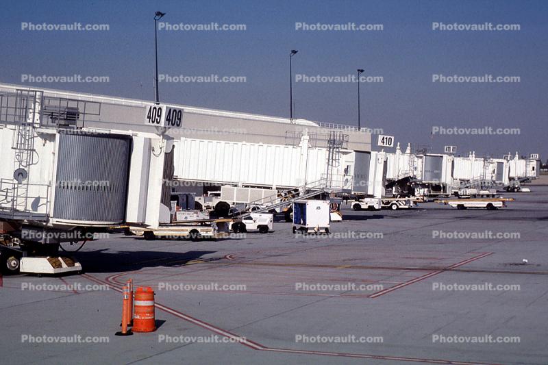 Ontario International Airport (ONT), California, 409
