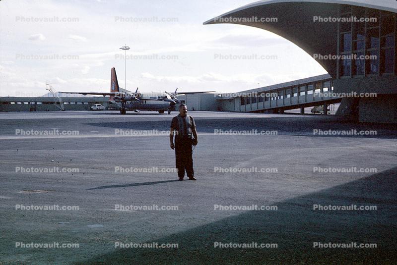 Fokker F-27, Bonanza Air Lines, man, May 1964, 1960s