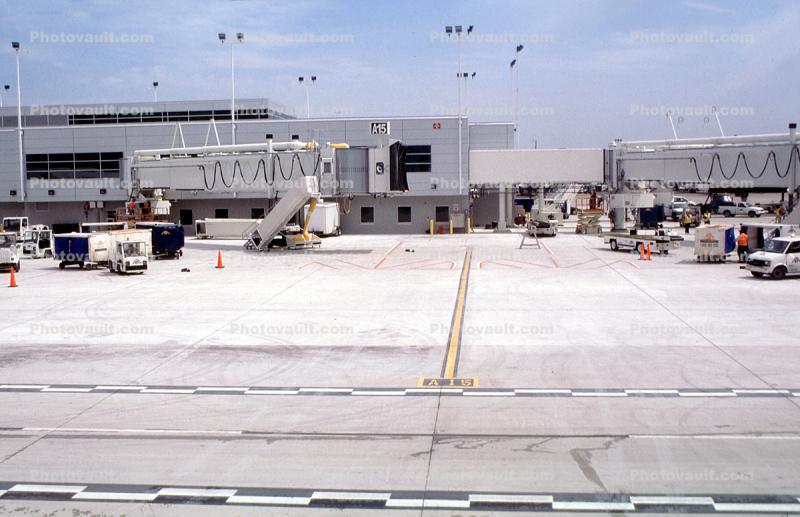 Jetway Gate A15,  carts, tractor, Jetway, Airbridge