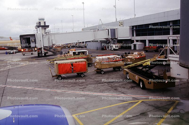 Jetway, carts, belt loaders, Airbridge