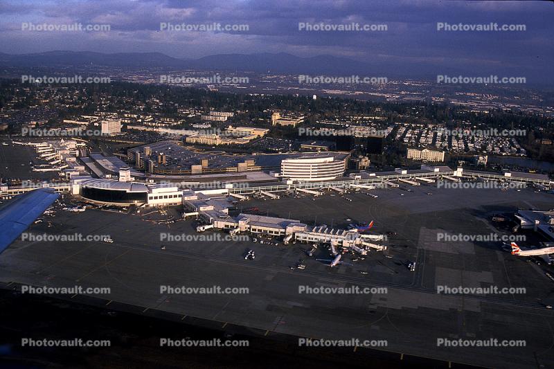 Terminal, Buildings, Tarmac, Jetway, Airbridge
