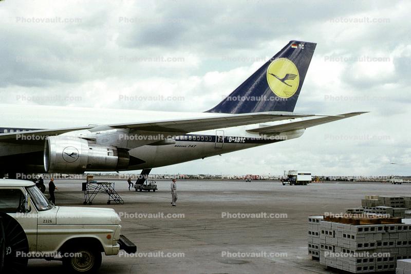 D-ABYC, Disembarking Passengers, Boeing 747-130 tail, Lufthansa, Stair Truck, Ground Equipment, 747-100 series, October 1970, 1970s, JT9D-7A, JT9D