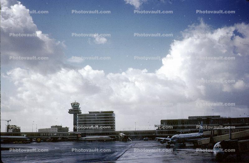Amsterdam Airport, buildings, jetway, jets, Airbridge, October 1970, 1970s