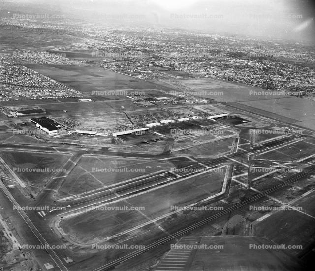 Los Angeles International Airport, 1950s