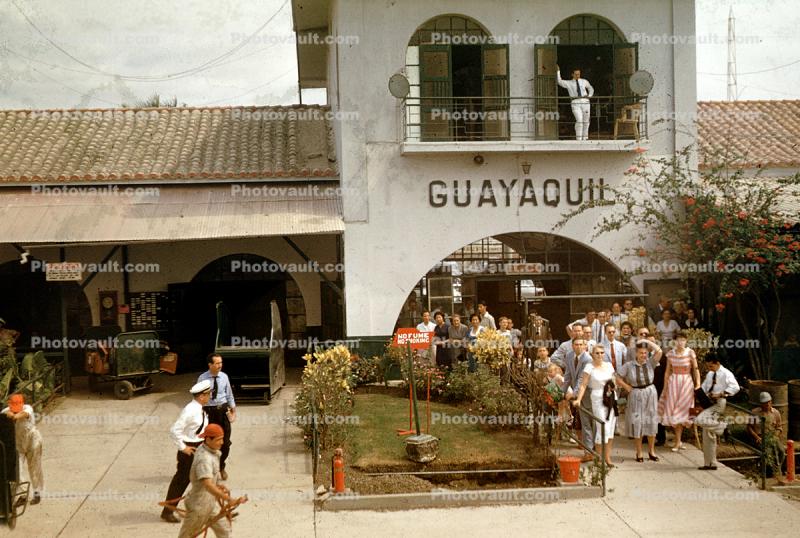 Guayaquil Airport, Aeropuerto de Guayaquil, Ecuador, Terminal Building, passengers, 1950s