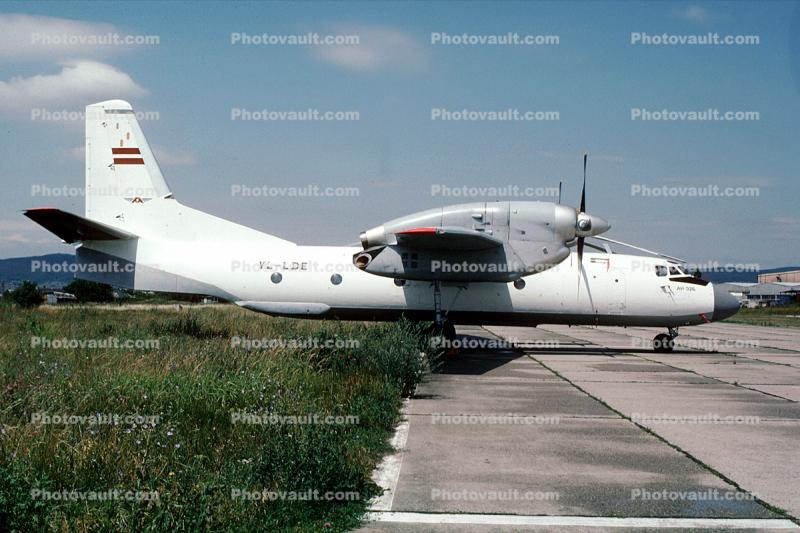 VL-LDE, Antonov An-326, An-32