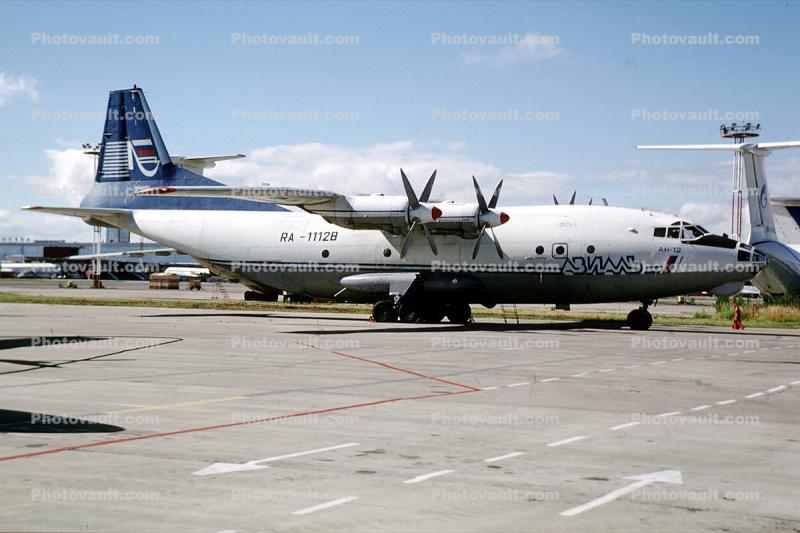 RA-11128, Antonov An-12
