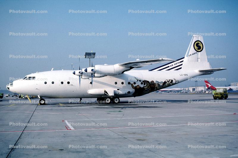 LZ-SFK, Air Sofia, Antonov An-12