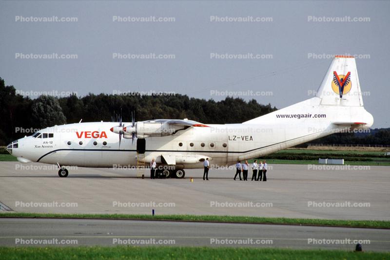 LZ-VEA, Antonov An-12BP, VEGA, www.vegaair.com