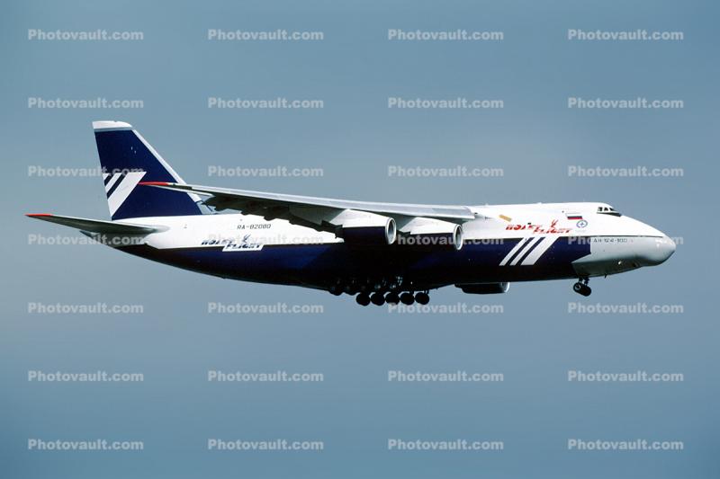 RA-82080, Volga Dnepr, Antonov An 124-100 Condor