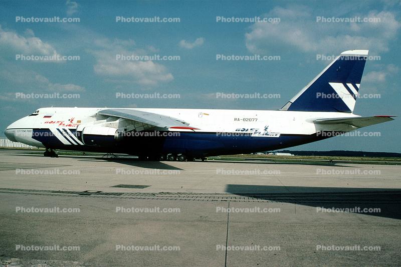 RA-80277, Antonov AN-124-100