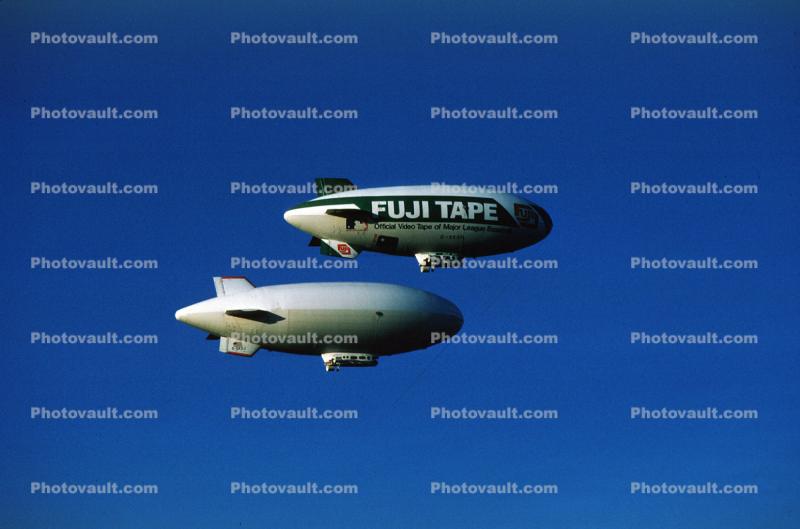 Fuji Blimp, G-SKSH, G-SKSJ, Airship Industries Skyship 500, 14 October 1987